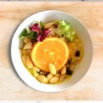 Kylling i appelsinsovs med mandler og rosiner